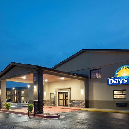 Days Inn & Suites By Wyndham Афіни Екстер'єр фото