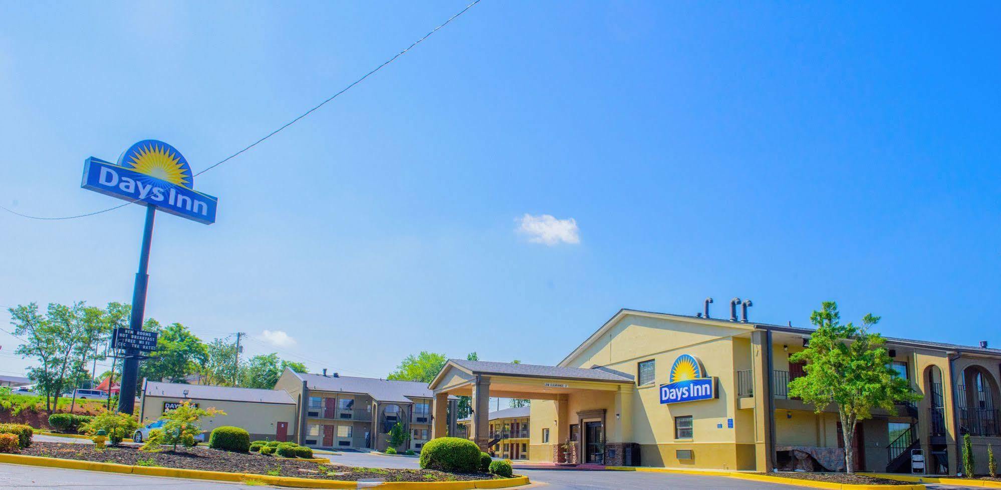 Days Inn & Suites By Wyndham Афіни Екстер'єр фото